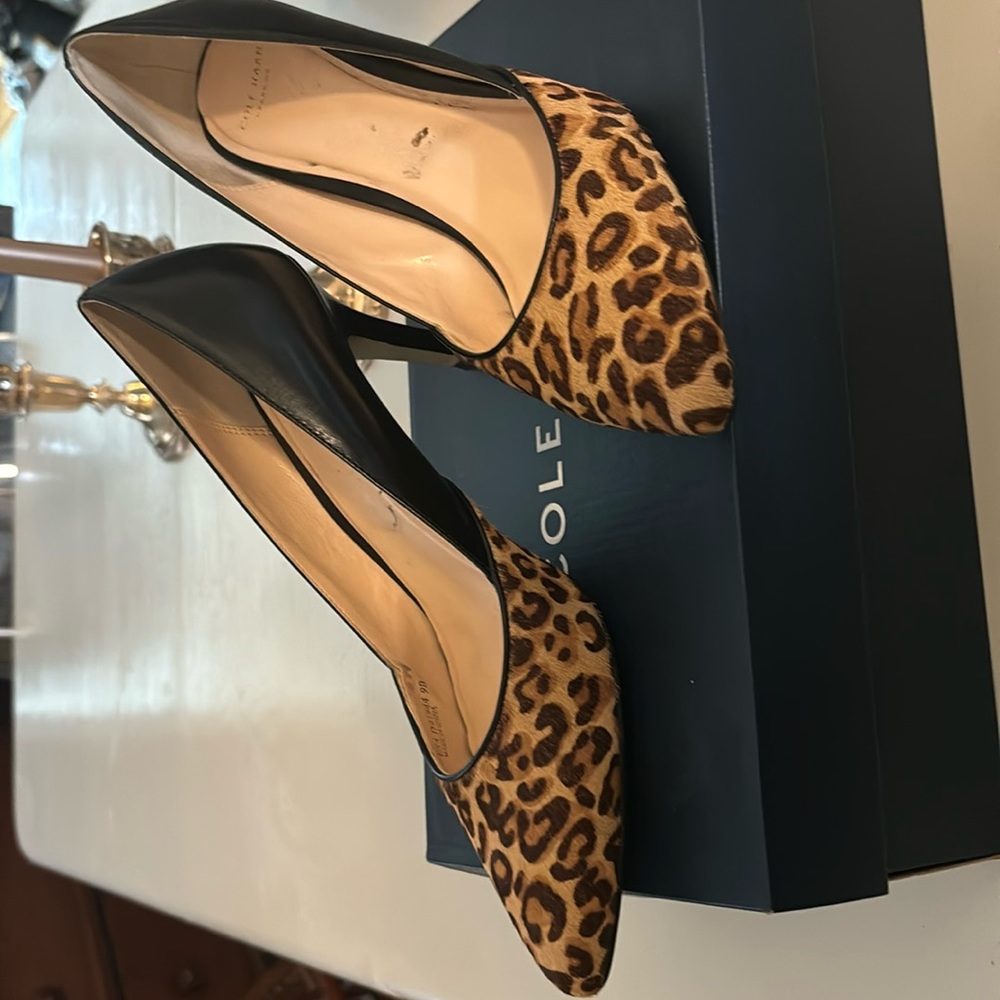 EUC Cole Hahn black leather/leopard ponyhair.  3 inch, pointy toe